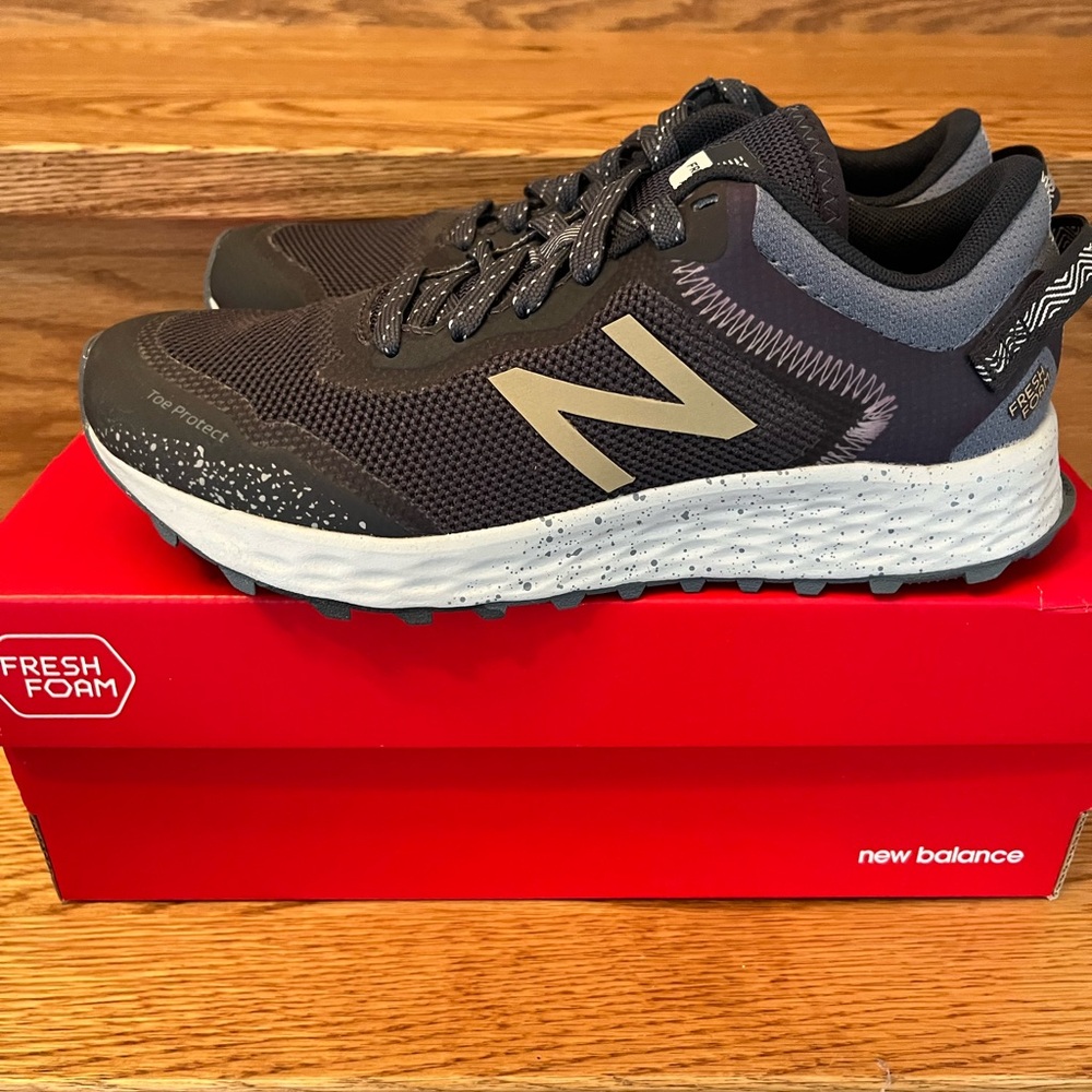 New Balance Women’s Gray and Black Athletic Shoes